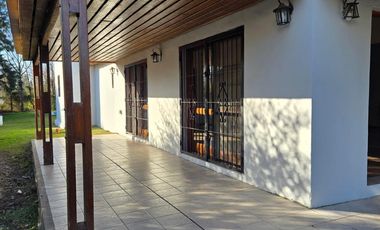 Casa 3 Dormitorio en alquiler- Rosario- Barrio Hostal del Sol