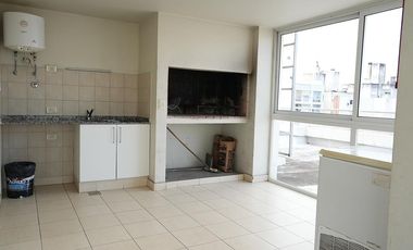 Departamento 2 dormitorios con balcon y parrillero