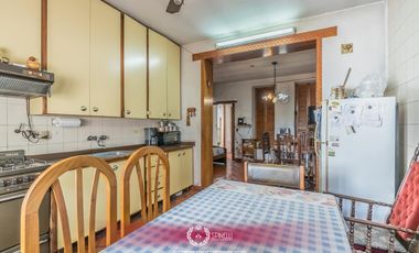 Venta departamento ph 8 ambientes 239M²    60M² con 2 patios terraza galpón en Boedo / San Cristóbal