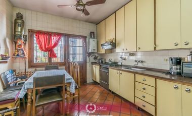 Venta departamento ph 8 ambientes 239M²    60M² con 2 patios terraza galpón en Boedo / San Cristóbal