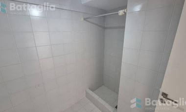Departamento de dos ambientes refaccionado con vista al mar en edificio con amenities