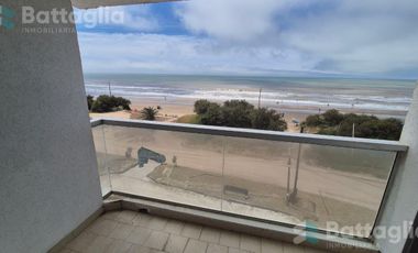 Departamento de dos ambientes refaccionado con vista al mar en edificio con amenities