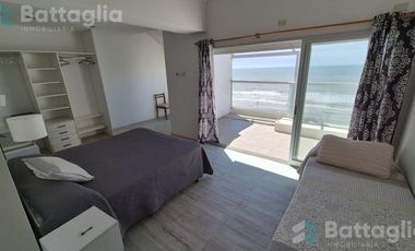 Departamento de dos ambientes refaccionado con vista al mar en edificio con amenities