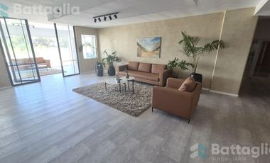 Departamento de dos ambientes refaccionado con vista al mar en edificio con amenities