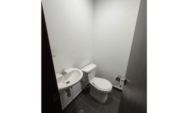 VENTA CASA EN ENVIGADO SECTOR LOMA DE BENEDICTINOS EN UNIDAD CERRADA