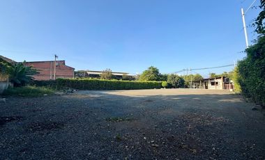 Lote Comercial sobre Vía Principal Cali - Yumbo (A 1 Min de Guabinas)