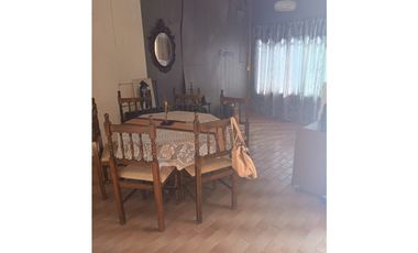 VENTA CASA DOS DORMITORIOS. ZONA COLEGIO SANTA ANA