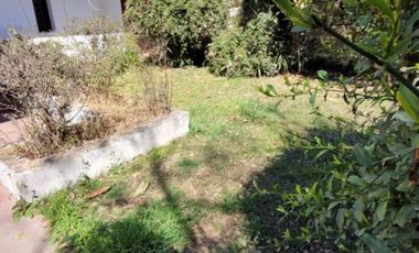Casa en venta c/ cochera en Villa Jardín de Reyes