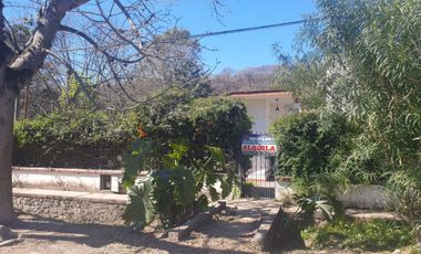 Casa en venta c/ cochera en Villa Jardín de Reyes