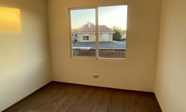 SE ARRIENDA CASA 4D3B EN LAGUNA DEL SOL PADRE HURTADO