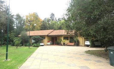 Casa en Arriendo en Los Damascos N° 9, Condominio El Trebol, Calera de Tango