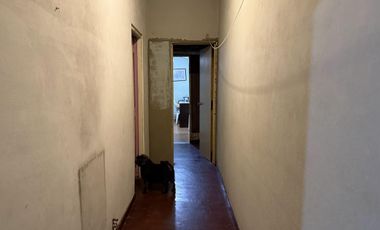 Casa Calle Caseros N 2256, entre calle Srorni y Arenales.