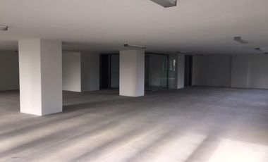 EDIFICIO DE OFICINAS EN RIO LERMA