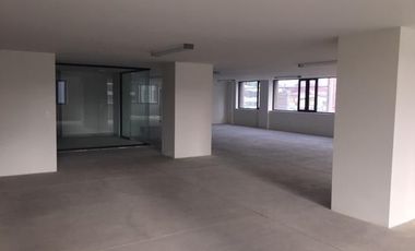 EDIFICIO DE OFICINAS EN RIO LERMA