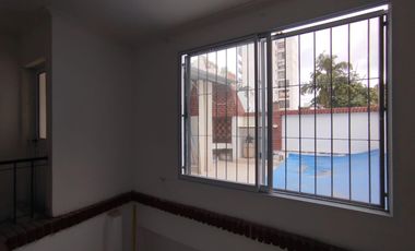 Interno zona centro.Tres dorm. Piscina.