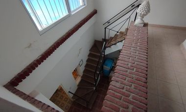 Interno zona centro.Tres dorm. Piscina.