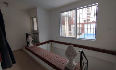 Interno zona centro.Tres dorm. Piscina.