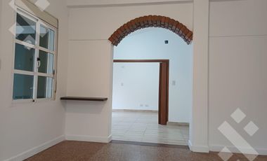 ALQUILER: CASA 3 DORMIT C/QUINCHO y PARRILLA- NEUQUEN CAPITAL - ZONA CENTRO OESTE
