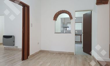 ALQUILER: CASA 3 DORMIT C/QUINCHO y PARRILLA- NEUQUEN CAPITAL - ZONA CENTRO OESTE