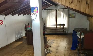 CHALET EN 2 PLANTAS MUY BIEN UBICADO