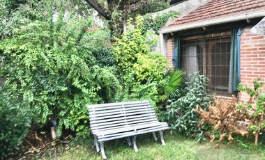 CHALET EN 2 PLANTAS MUY BIEN UBICADO