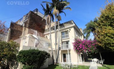 Venta casa de 7 ambientes - Barrio Parque