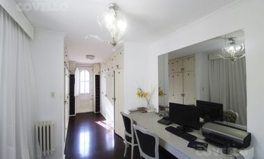 Venta casa de 7 ambientes - Barrio Parque
