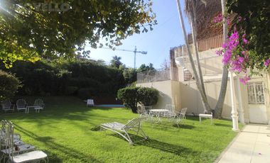 Venta casa de 7 ambientes - Barrio Parque