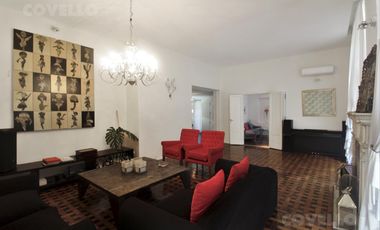 Venta casa de 7 ambientes - Barrio Parque