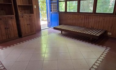 CASA DE 6 AMBIENTES EN VENTA SOBRE TERRENO DE 612M2 EN LA MEJOR ZONA DEL BAJO DE OLIVOS