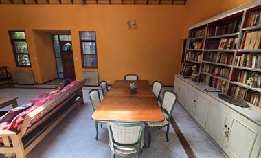 CASA DE 6 AMBIENTES EN VENTA SOBRE TERRENO DE 612M2 EN LA MEJOR ZONA DEL BAJO DE OLIVOS