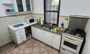 CASA DE 6 AMBIENTES EN VENTA SOBRE TERRENO DE 612M2 EN LA MEJOR ZONA DEL BAJO DE OLIVOS