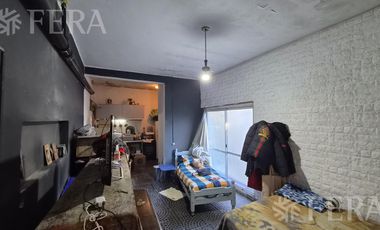 Venta casa para dos familias con cochera en Quilmes