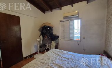Venta casa para dos familias con cochera en Quilmes