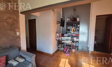 Venta casa para dos familias con cochera en Quilmes