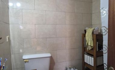 Venta casa para dos familias con cochera en Quilmes