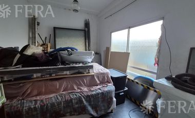 Venta casa para dos familias con cochera en Quilmes