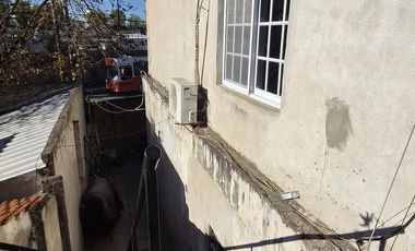 Venta casa para dos familias con cochera en Quilmes