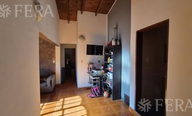 Venta casa para dos familias con cochera en Quilmes