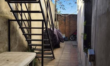 Venta casa para dos familias con cochera en Quilmes
