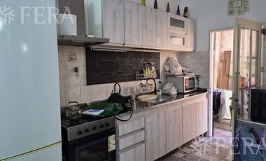 Venta casa para dos familias con cochera en Quilmes
