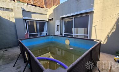 Venta casa para dos familias con cochera en Quilmes