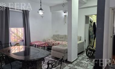 Venta casa para dos familias con cochera en Quilmes