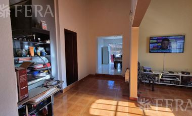 Venta casa para dos familias con cochera en Quilmes
