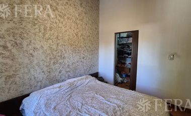 Venta casa para dos familias con cochera en Quilmes