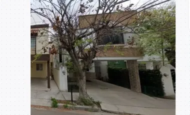 Casa en remate en Las Alamedas, Linares, Nuevo León