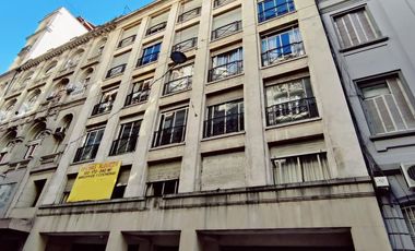 Edificio de oficinas entre medianeras de Arquitectura Clasica