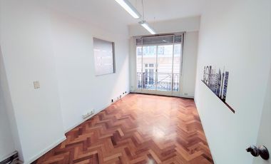 Edificio de oficinas entre medianeras de Arquitectura Clasica