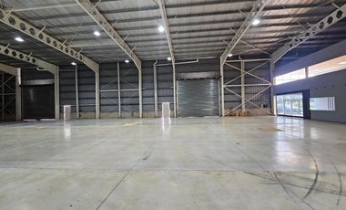 Venta nave con alquiler vigente en Micro Pi (Parque Industrial)