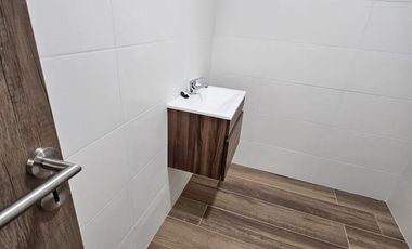 Venta nave con alquiler vigente en Micro Pi (Parque Industrial)
